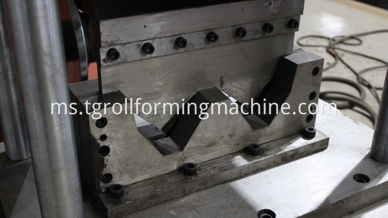 W Beam Highway Guardrails Roll Forming Machine